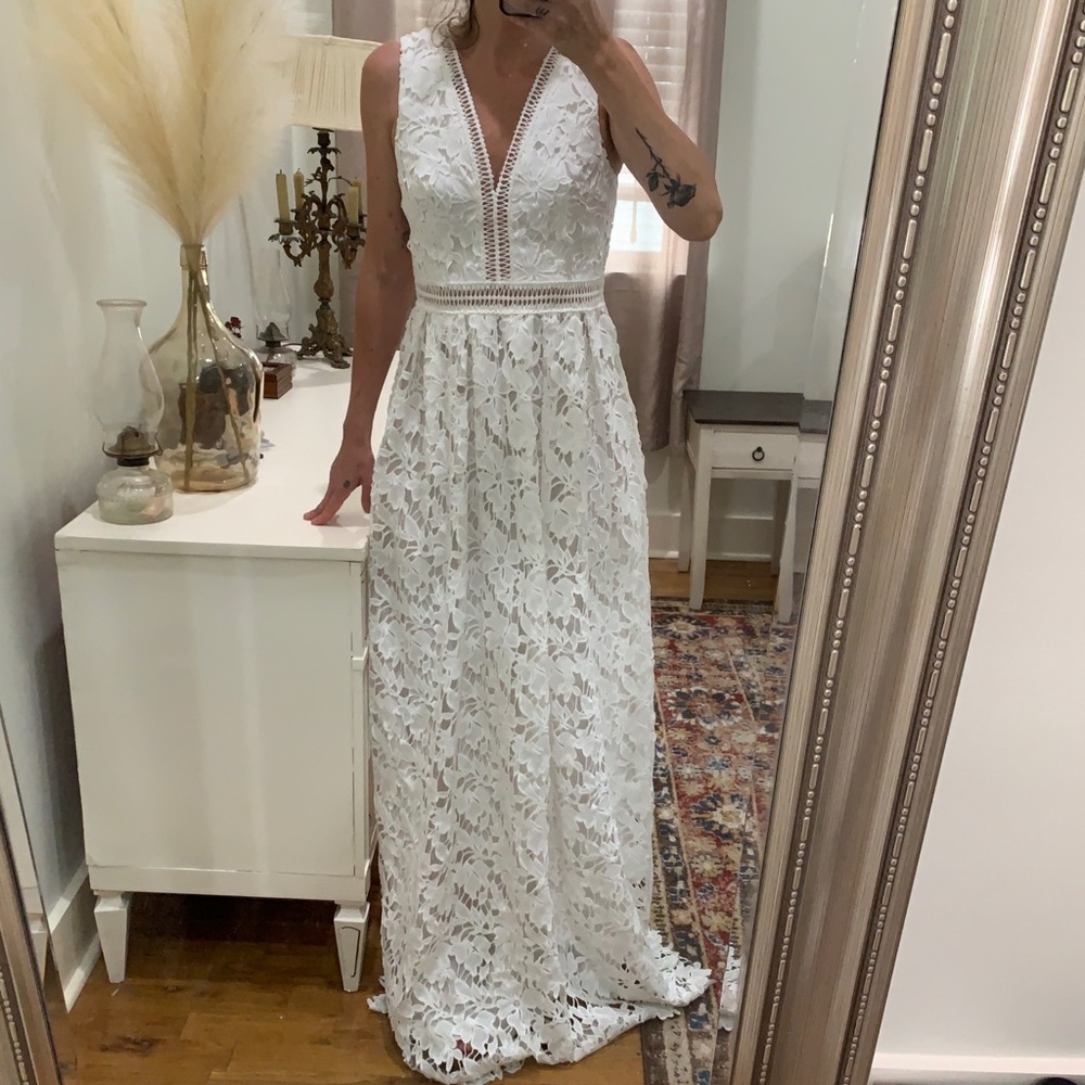 By Malina White Embroidered Gown Sz: XS
